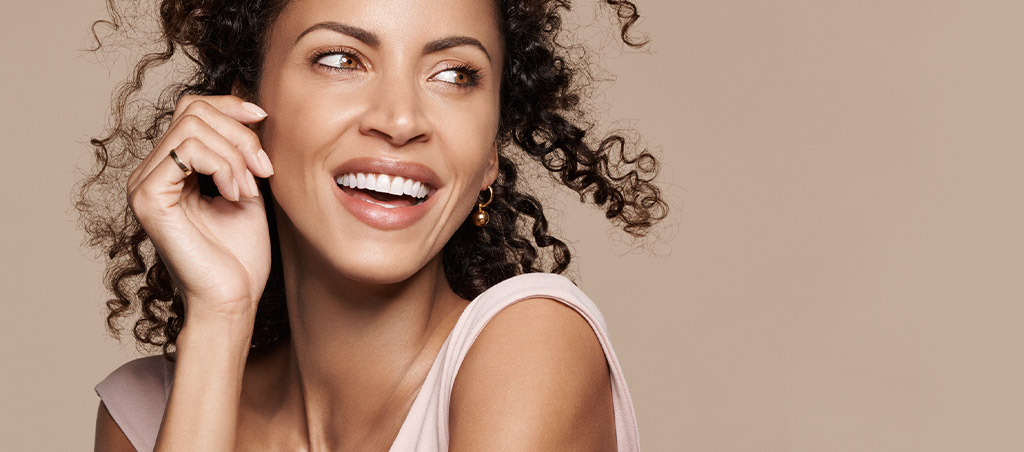 Visibly firmer décolleté